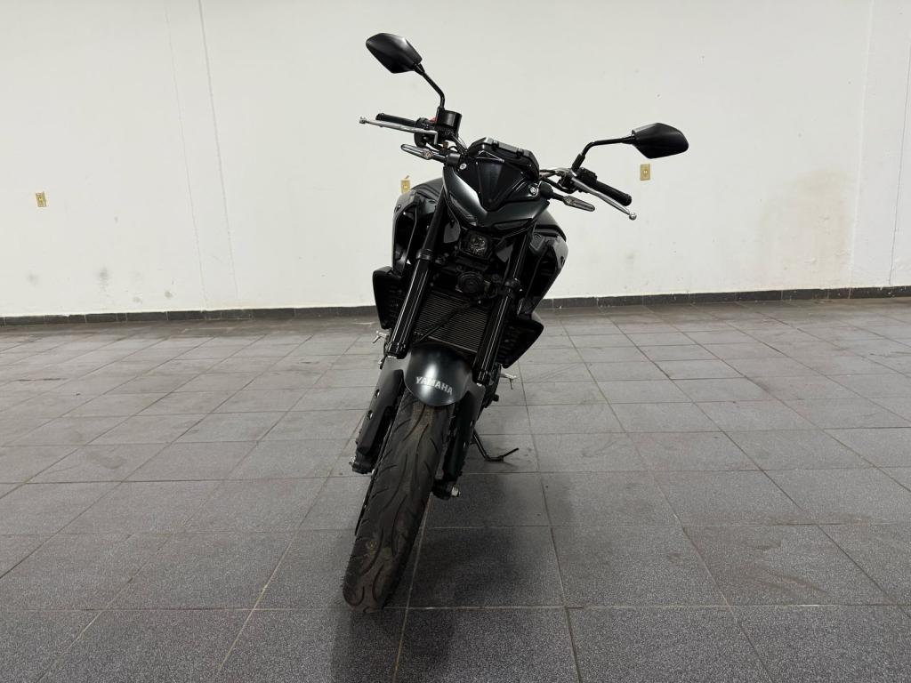 YAMAHA MT-03 300 - Foto