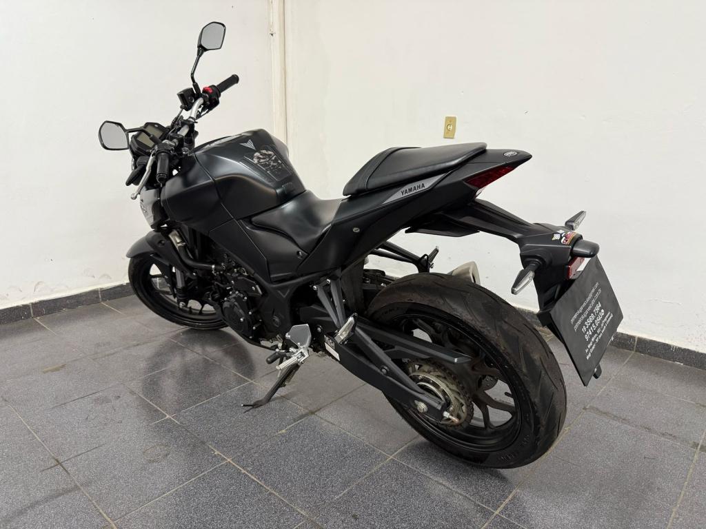 YAMAHA MT-03 300 - Foto