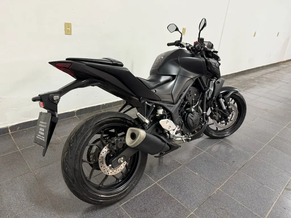 YAMAHA MT-03 300 - Foto