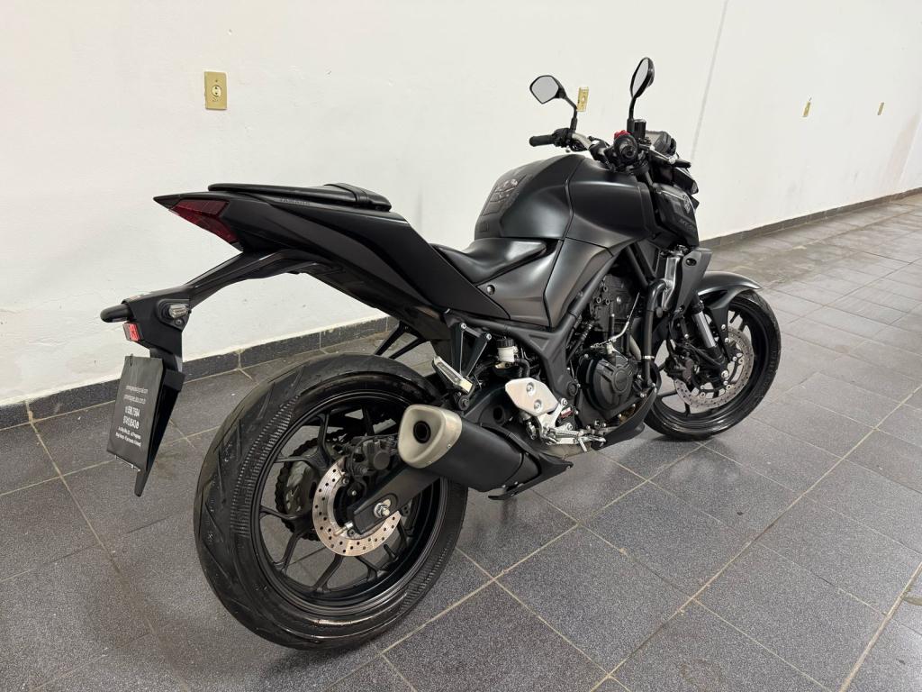 YAMAHA MT-03 300 - Foto