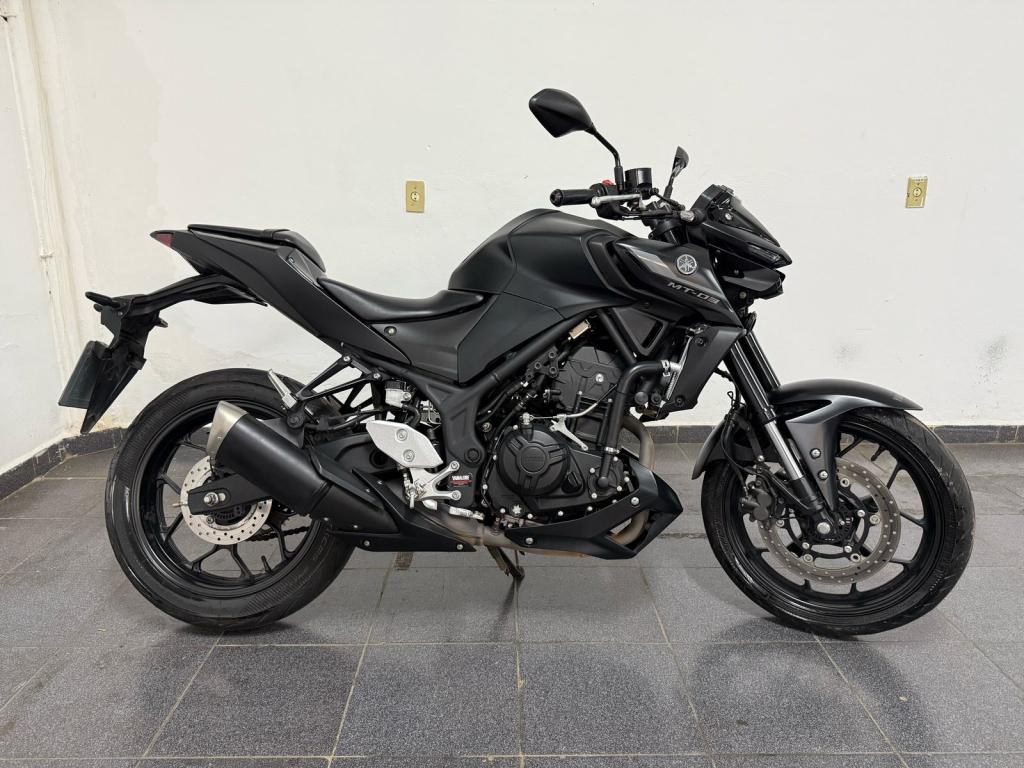 YAMAHA MT-03 300 - Foto