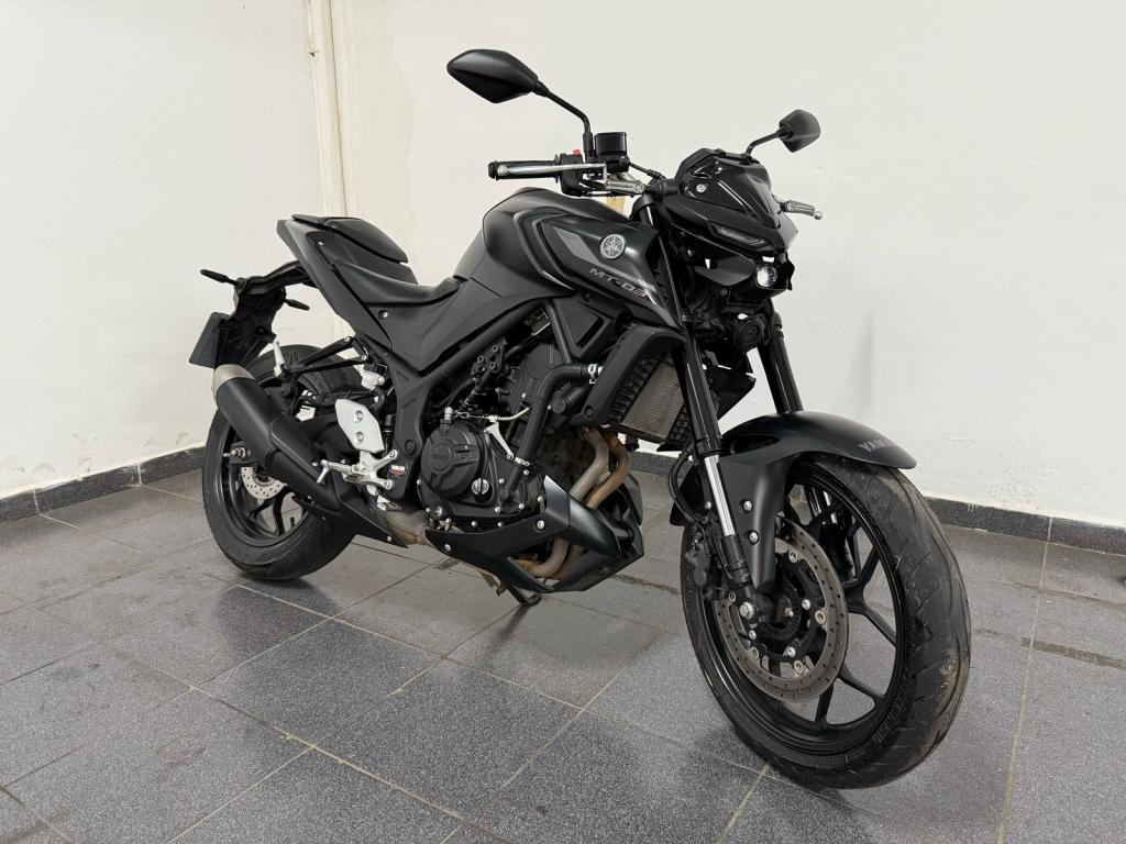 YAMAHA MT-03 300 - Foto