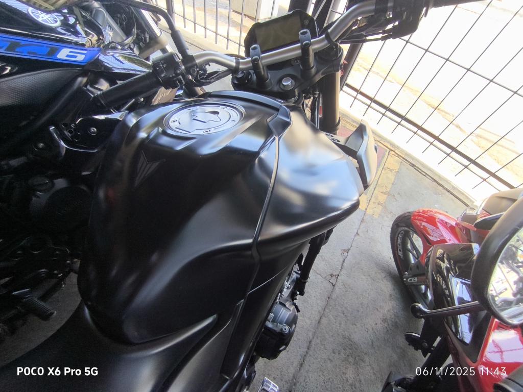 YAMAHA MT-03 300 - Foto