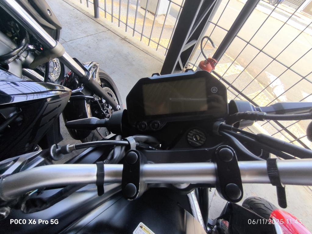 YAMAHA MT-03 300 - Foto