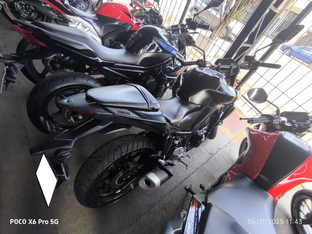 YAMAHA MT-03 300 - Foto