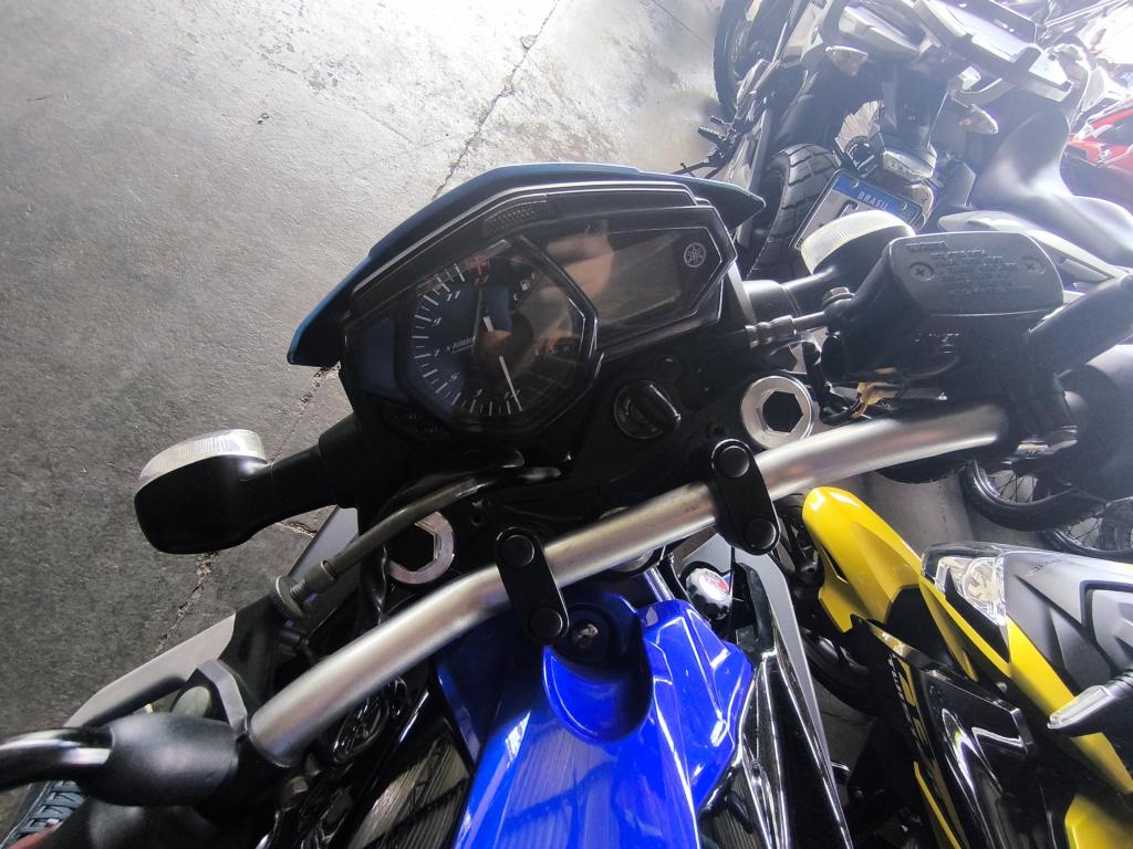 YAMAHA MT-03 300 - Foto