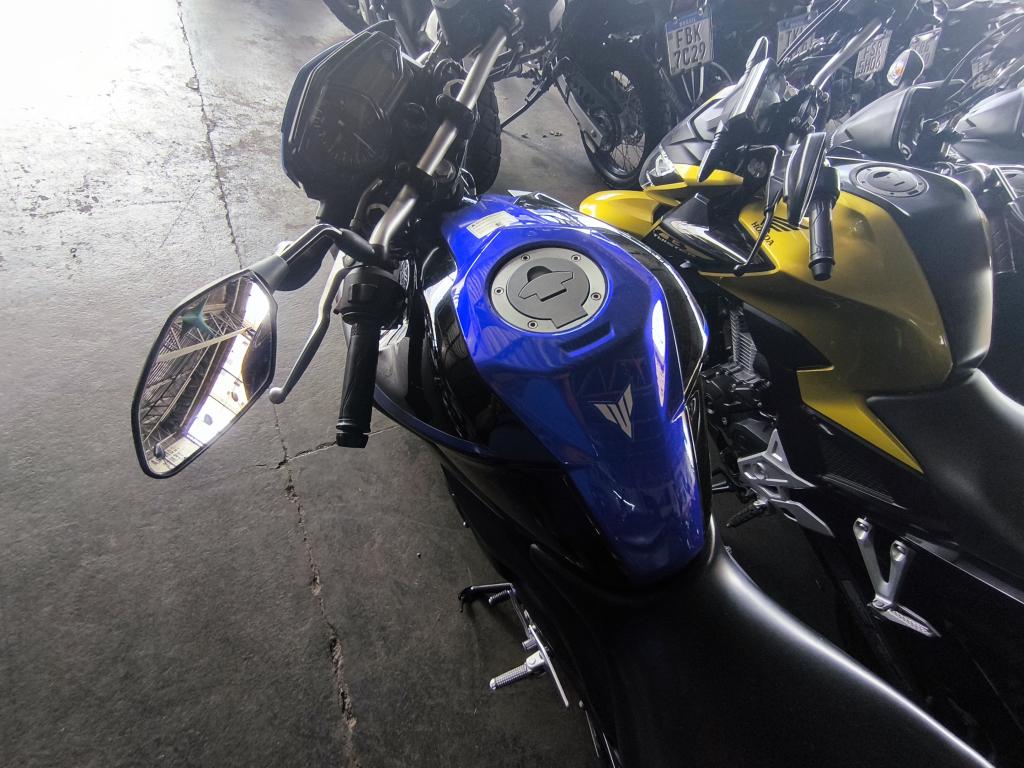YAMAHA MT-03 300 - Foto