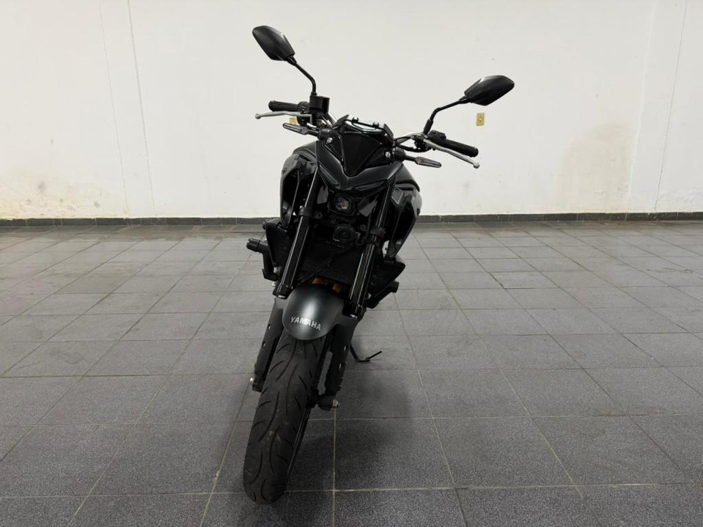 YAMAHA MT-03 300 - Foto
