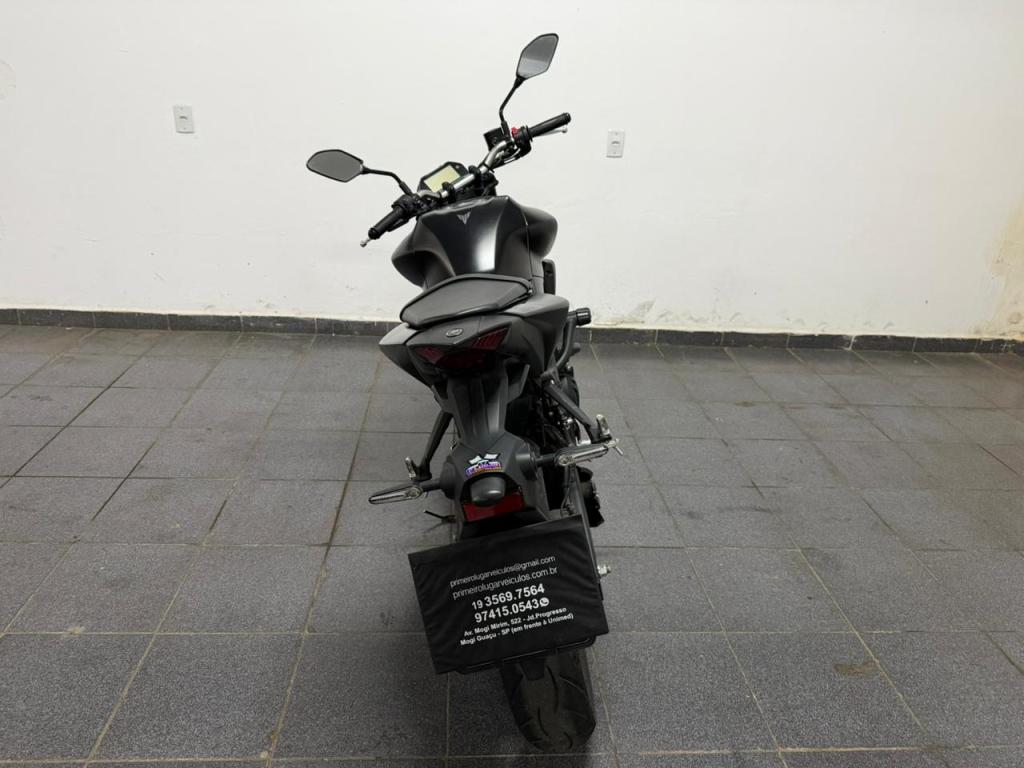 YAMAHA MT-03 300 - Foto