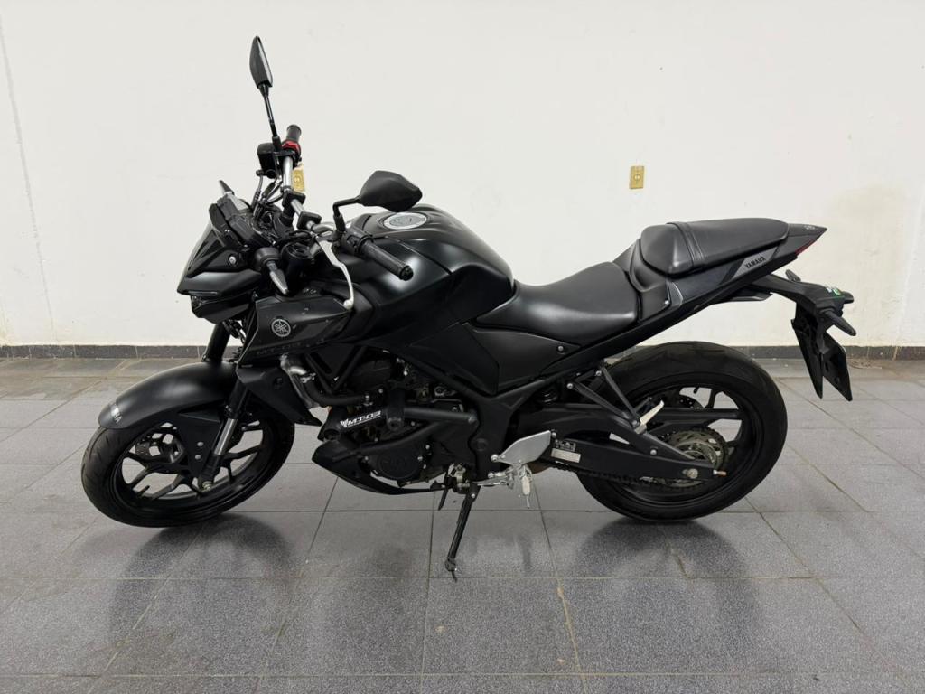 YAMAHA MT-03 300 - Foto