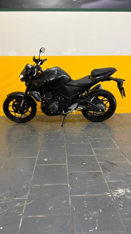 YAMAHA MT-03 300 - Foto