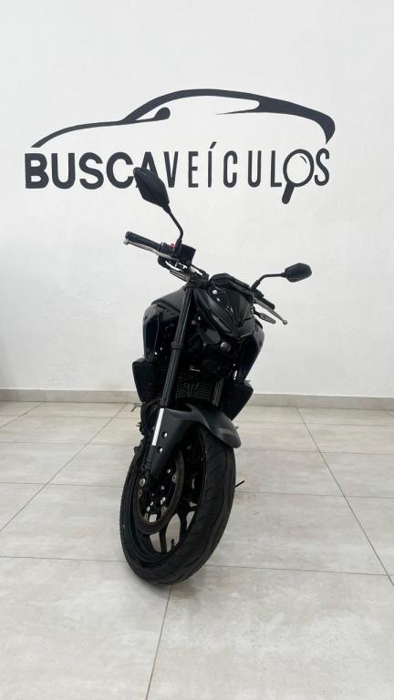 YAMAHA MT-03 300 - Foto