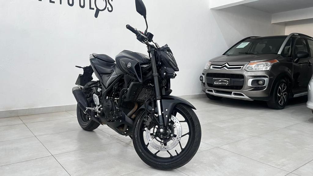 YAMAHA MT-03 300 - Foto
