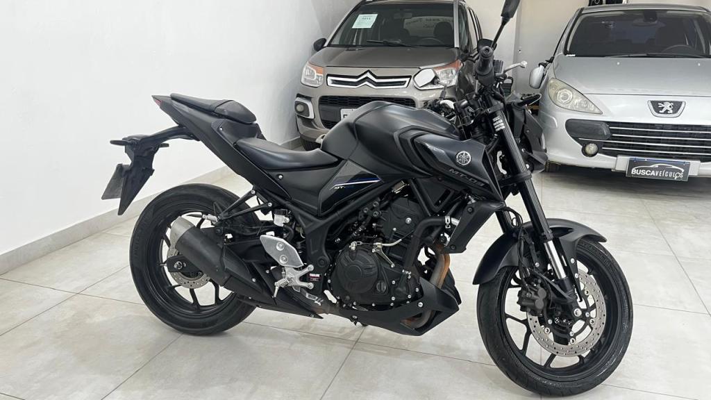 YAMAHA MT-03 300 - Foto