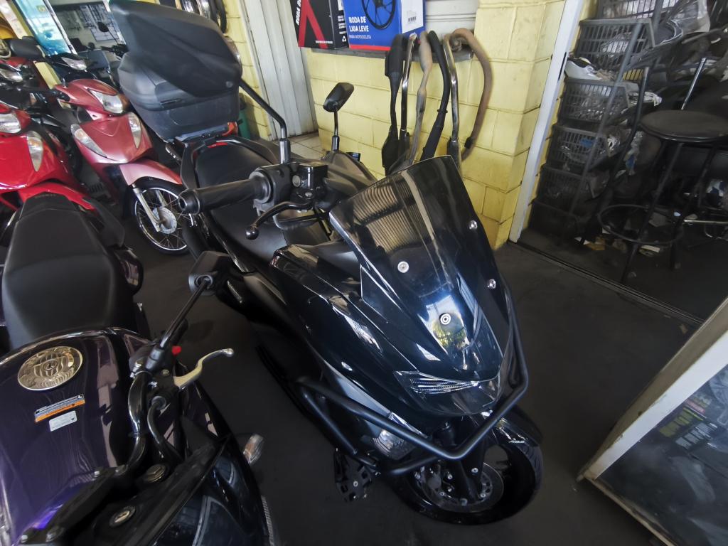 YAMAHA NMax 160 - Foto