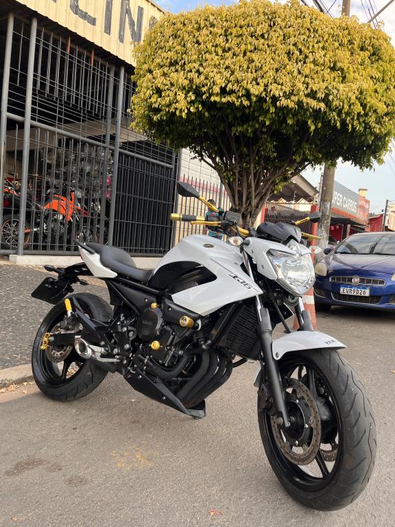 YAMAHA XJ6 600