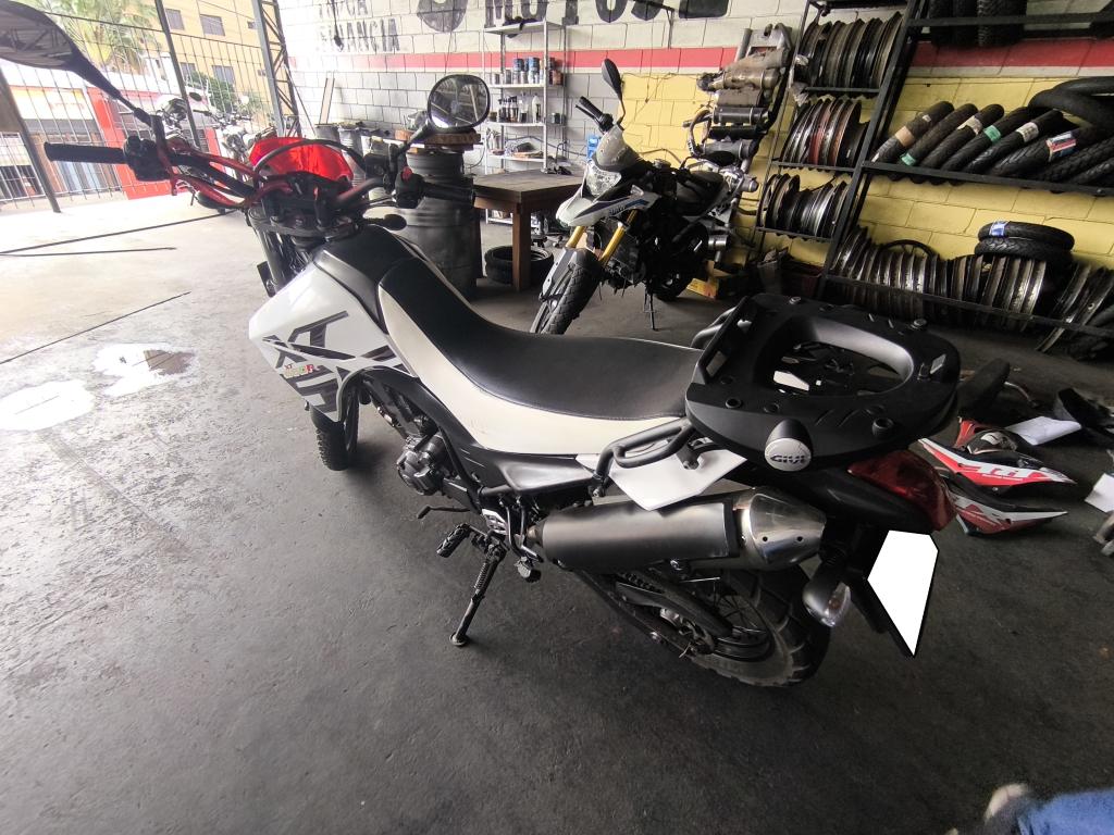 YAMAHA XT 660 R - Foto