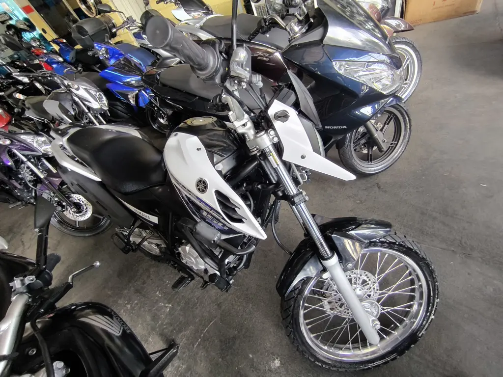 YAMAHA XTZ 150 Crosser - Foto