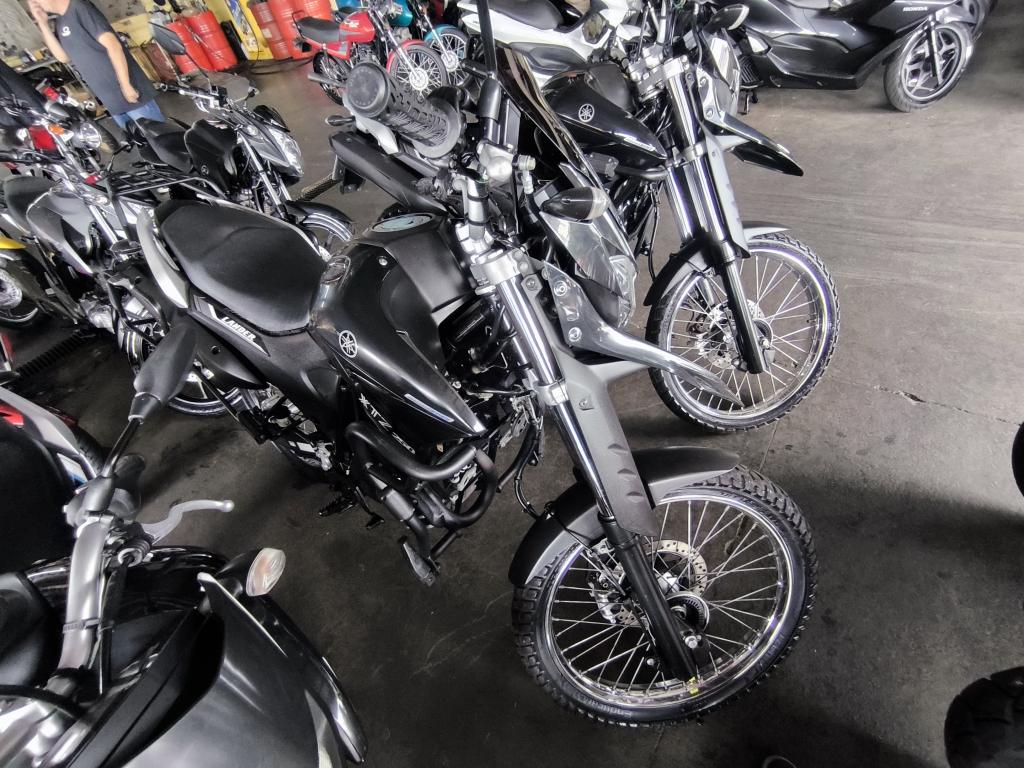 YAMAHA XTZ 250 - Foto