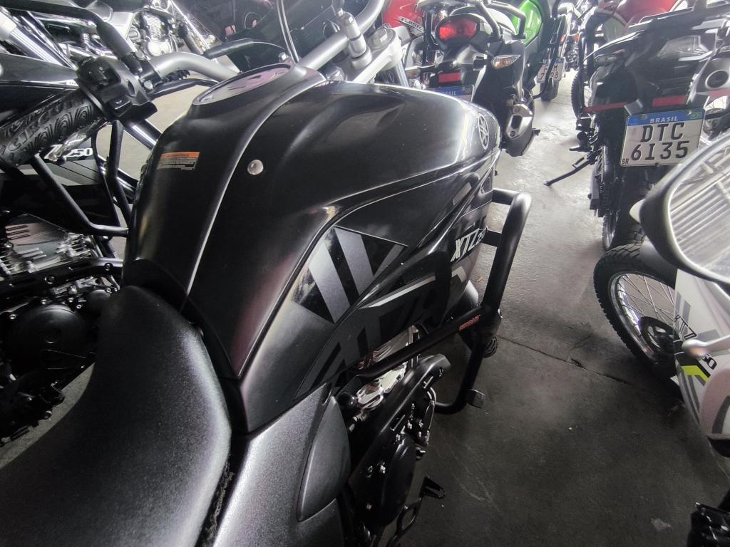 YAMAHA XTZ 250 - Foto