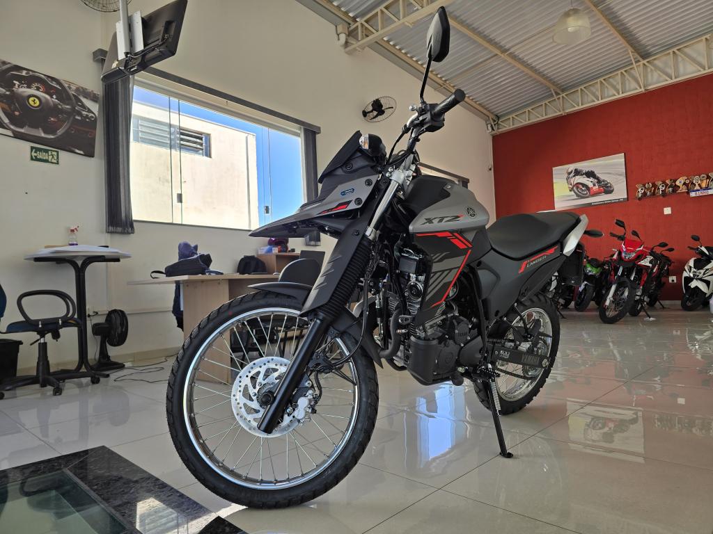 YAMAHA XTZ 250 - Foto