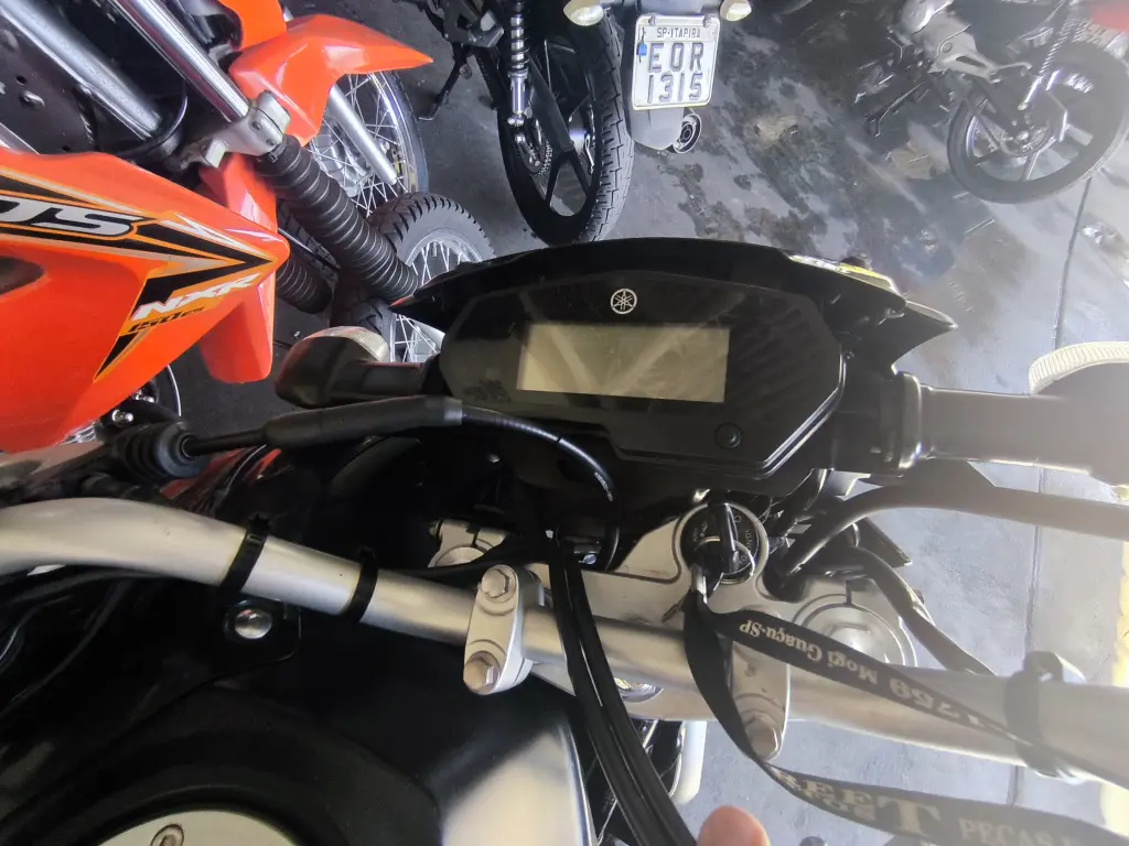 YAMAHA XTZ 250 - Foto