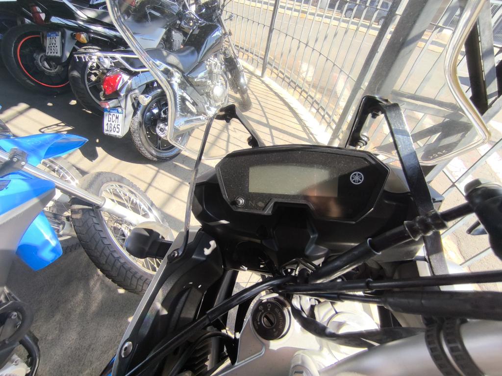 YAMAHA XTZ 250 - Foto