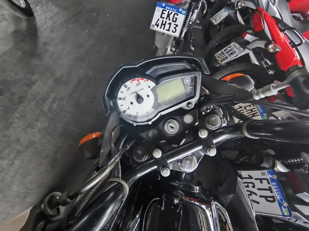 YAMAHA YS Fazer 150 - Foto