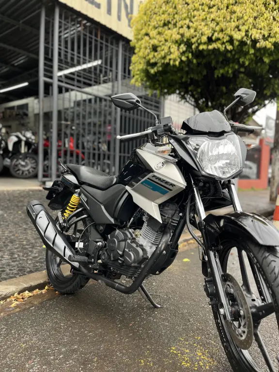 YAMAHA YS Fazer 150 - Foto