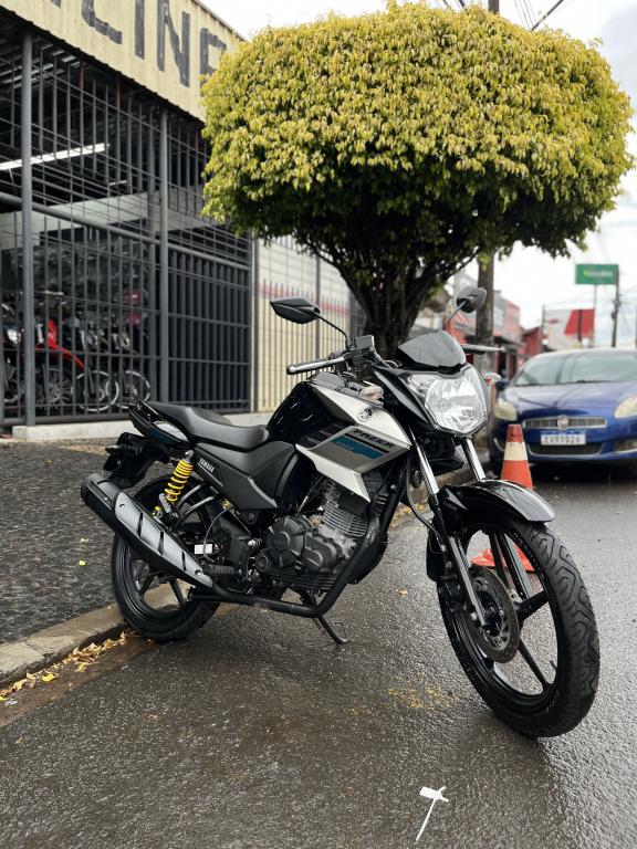 YAMAHA YS Fazer 150 - Foto