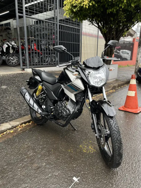 YAMAHA YS Fazer 150 - Foto