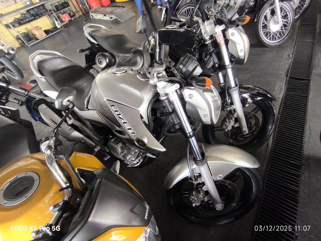 YAMAHA YS Fazer 250 - Foto
