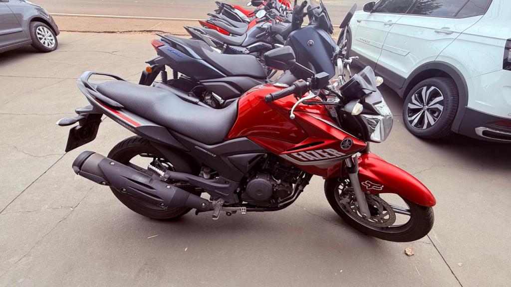 YAMAHA YS Fazer 250 - Foto