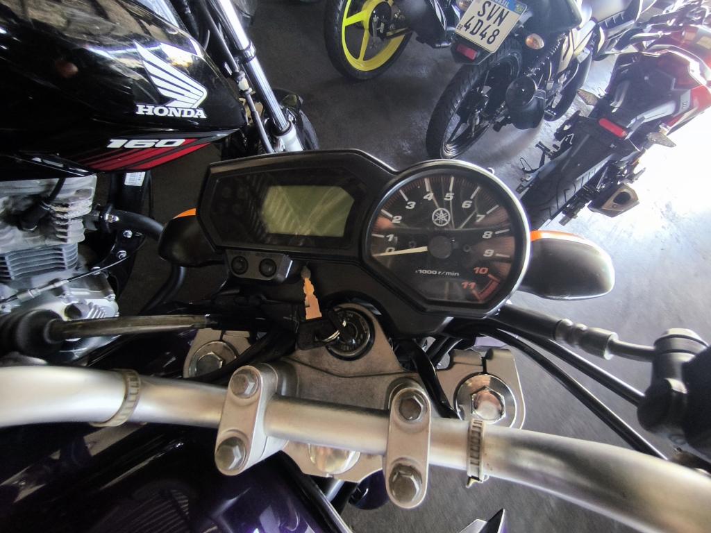 YAMAHA YS Fazer 250 - Foto
