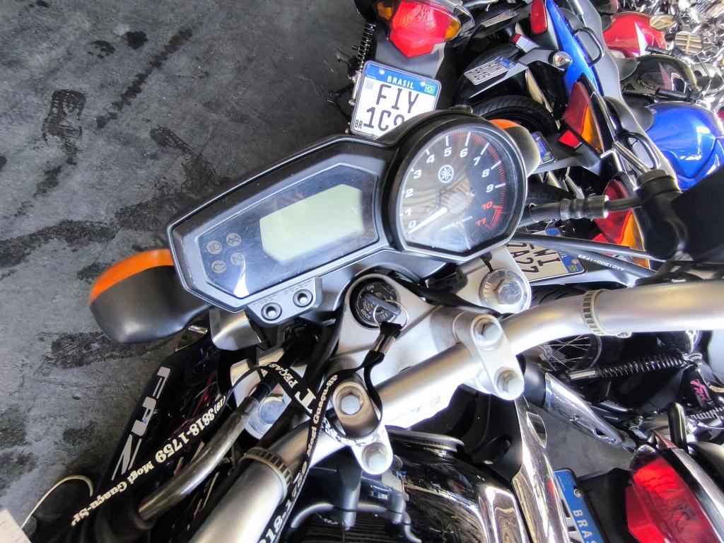 YAMAHA YS Fazer 250 - Foto