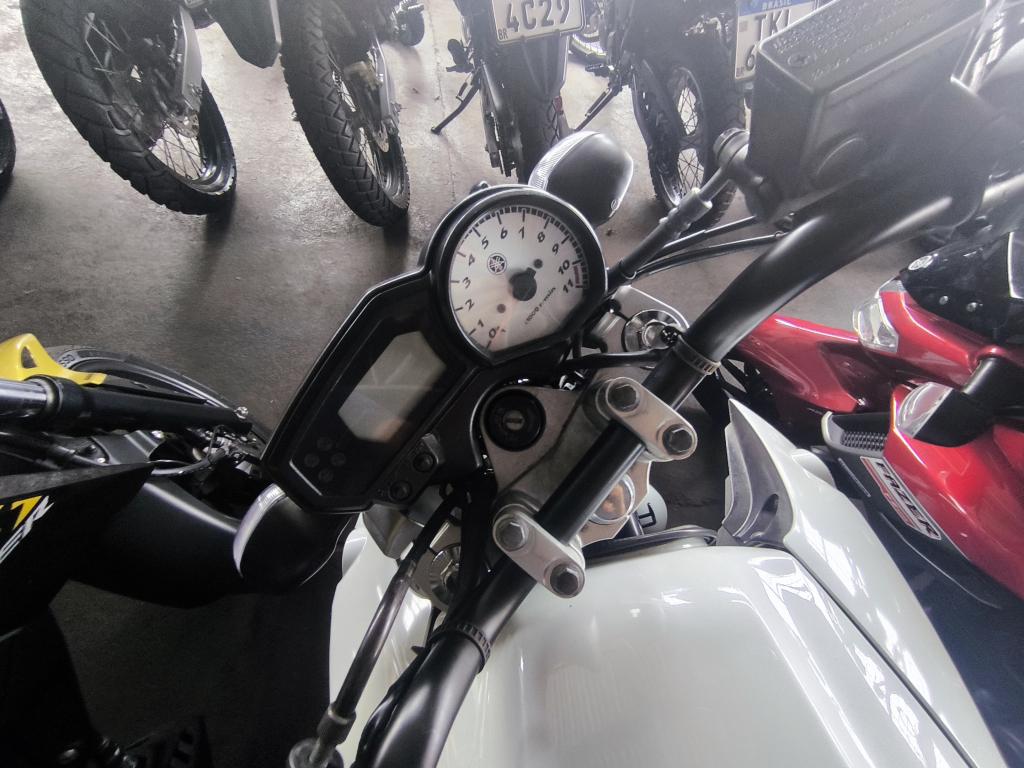 YAMAHA YS Fazer 250 - Foto
