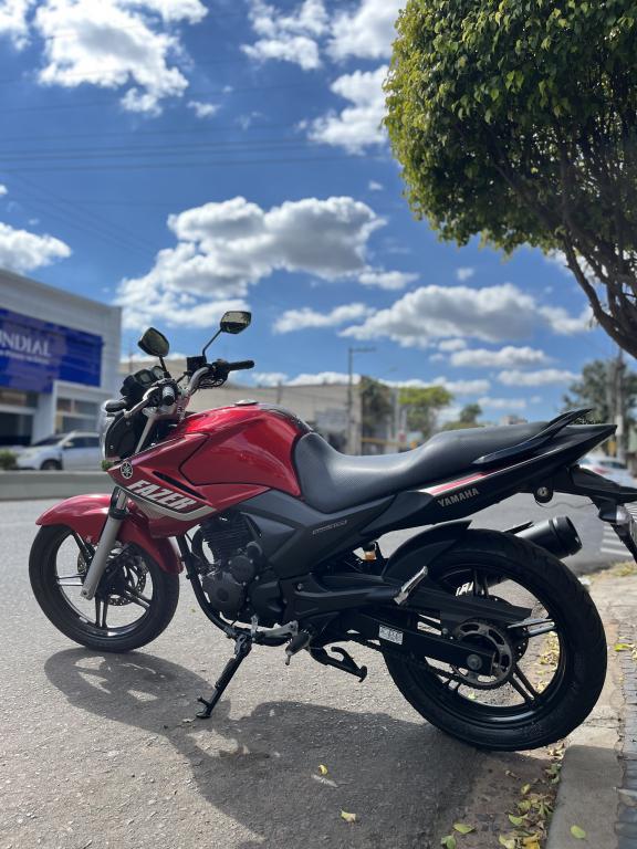 YAMAHA YS Fazer 250 - Foto