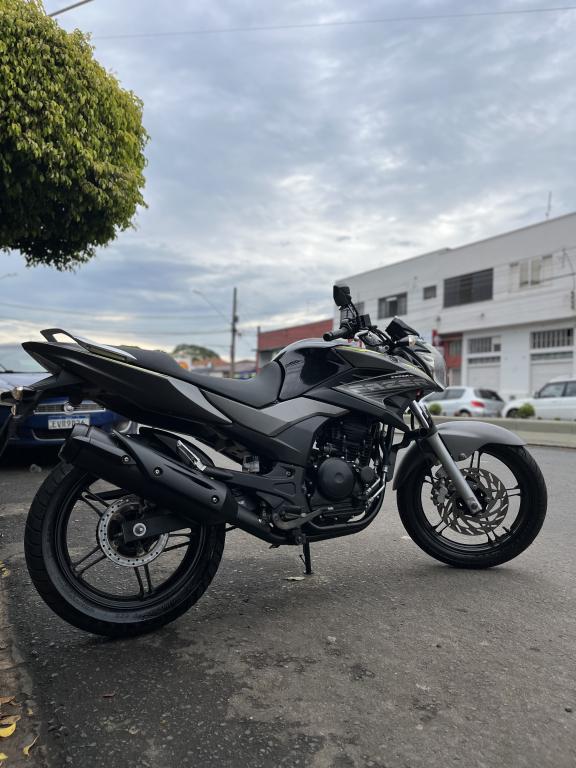 YAMAHA YS Fazer 250 - Foto