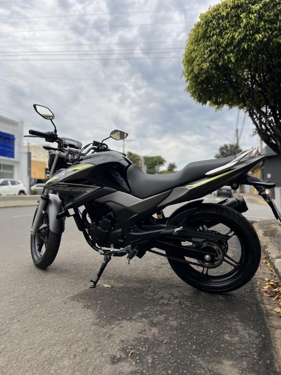 YAMAHA YS Fazer 250 - Foto