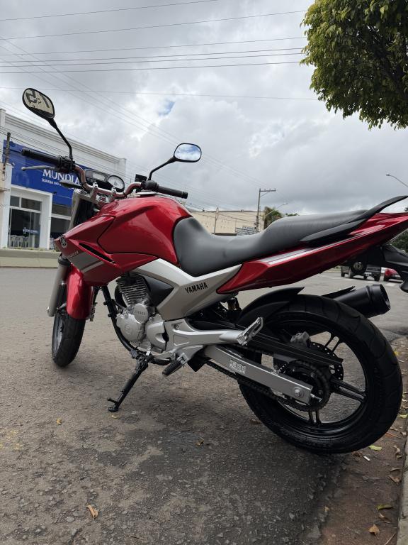 YAMAHA YS Fazer 250 - Foto