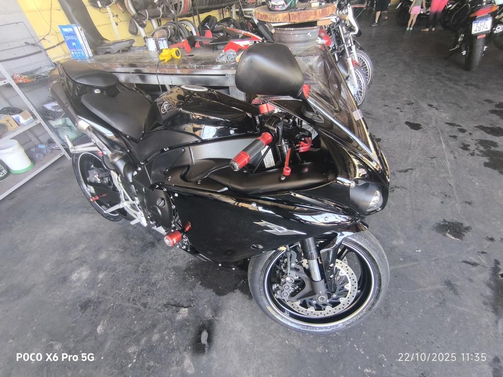 YAMAHA YZF R1 1000 - Foto