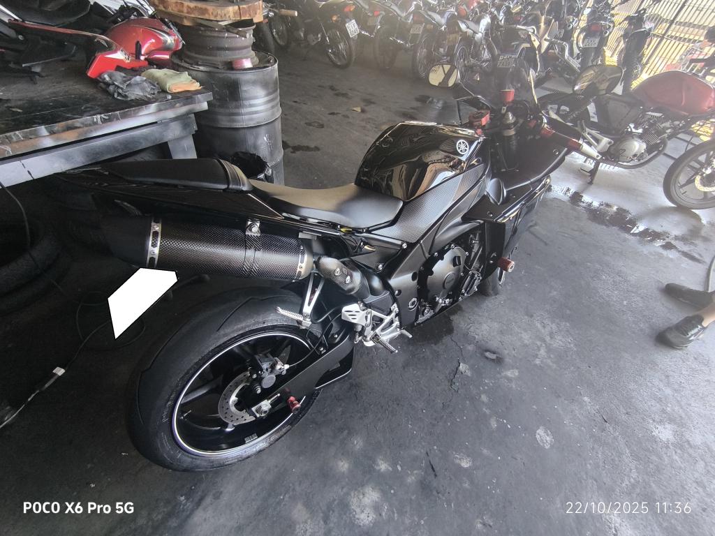 YAMAHA YZF R1 1000 - Foto