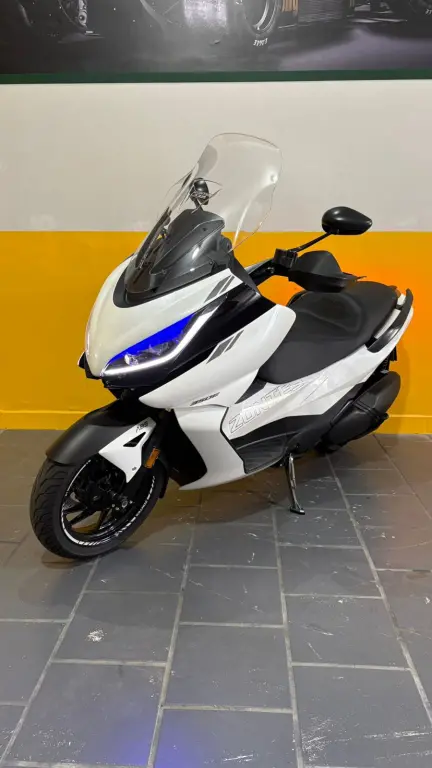 ZONTES 350 E - Foto