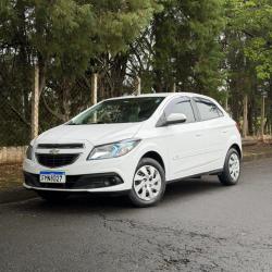 CHEVROLET Onix Hatch 1.4 4P FLEX LT AUTOM�TICO