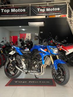 SUZUKI GSR 750 