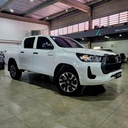 TOYOTA Hilux Caminhonete 2.5 16V 4P 4X4 STD TURBO DIESEL CABINE DUPLA