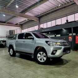 TOYOTA Hilux Caminhonete 2.8 16V 4P SR 4X4 DIESEL CABINE DUPLA AUTOMTICO