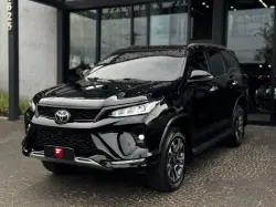 TOYOTA Hilux Caminhonete 