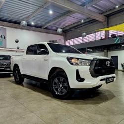 TOYOTA Hilux Caminhonete 2.8 16V 4P SR 4X4 DIESEL CABINE DUPLA AUTOM�TICO