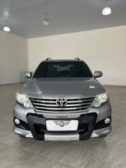 TOYOTA Hilux SW4 2.7 16V 4P SR FLEX AUTOM�TICO
